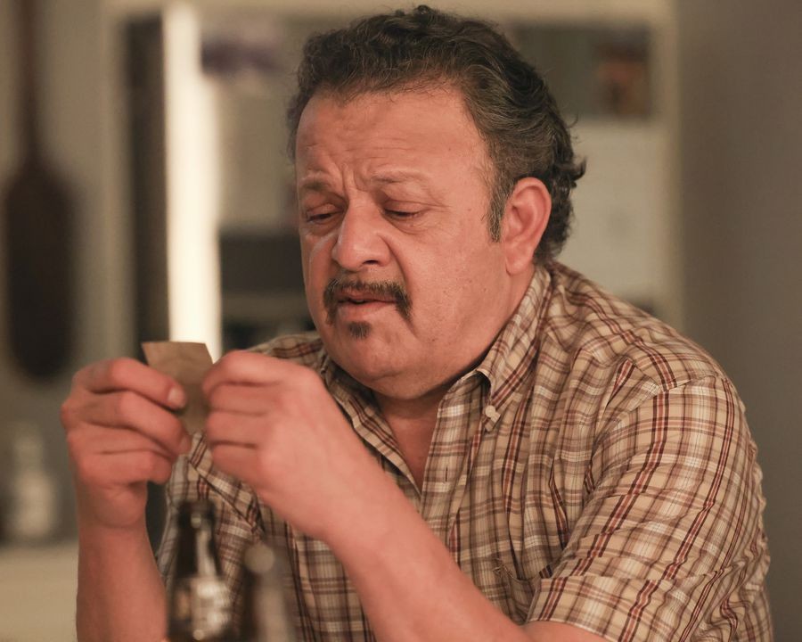 Javier Mendez (Paul Rodriguez), le père de Gary
