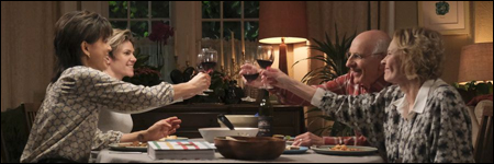 Bannière de l'épisode : Greta et Katherine mangent chez les parents de Greta